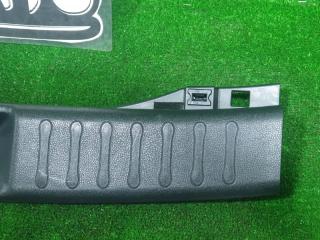 Накладка замка багажника NISSAN JUKE YF15 HR15DE 84992-1KA0A 4 ракурс