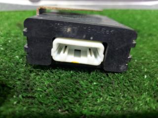Блок управления дверьми TOYOTA CROWN GRS182 3GRFSE 89991-30030 3 ракурс