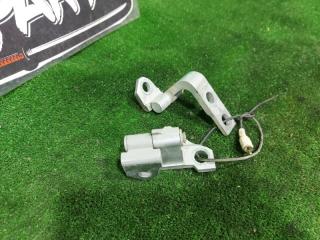 Петли на дверь правая задняя TOYOTA CROWN GRS182 3GRFSE 68750-30120 3 ракурс