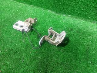 Петли на дверь правая задняя NISSAN AVENIR PNW11 SR20DE 82400-WD000 4 ракурс