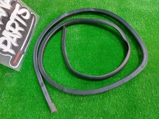 Уплотнительная резинка дверей левая передняя DAIHATSU ATRAI S331G KFDET 62313-B5030-C0 3 ракурс
