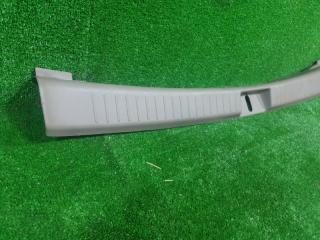 Накладка замка багажника задняя FORD ESCAPE EPFWF AJ E110-68-8G0A 2 ракурс