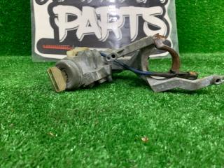 Замок зажигания передний TOYOTA CAMI J102E K3VE 69570-87710 2 ракурс Замок зажигания передний TOYOTA CAMI J102E K3VE 69570-87710 2 ракурс
