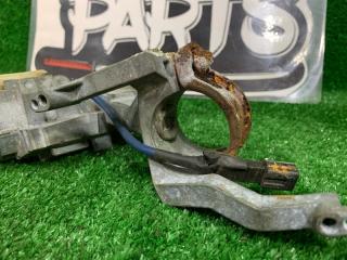 Замок зажигания передний TOYOTA CAMI J102E K3VE 69570-87710 3 ракурс Замок зажигания передний TOYOTA CAMI J102E K3VE 69570-87710 3 ракурс