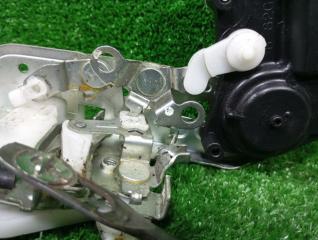 Замок двери правый передний HONDA HR-V GH3 D16A 72110-S4N-J11 5 ракурс