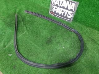 Уплотнительная резинка правая DAIHATSU ATRAI 7 S231G K3VE 68213-97504 2 ракурс