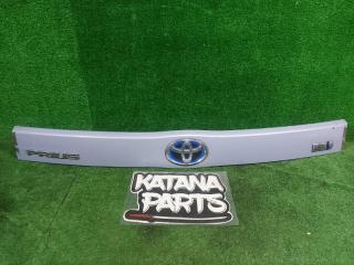 Запчасть накладка 5-й двери задняя TOYOTA PRIUS 2010