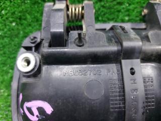 Ручка двери внешняя правая передняя MITSUBISHI RVR N23WG 4G63 MB632702 4 ракурс