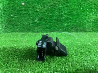 Кнопка стеклоподъемника правая передняя ROVER 200 R3, RF 16K4F YUF101360PMP 3 ракурс Кнопка стеклоподъемника правая передняя ROVER 200 R3, RF 16K4F YUF101360PMP 3 ракурс