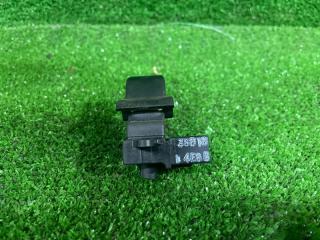 Кнопка стеклоподъемника правая передняя ROVER 200 R3, RF 16K4F YUF101360PMP 4 ракурс Кнопка стеклоподъемника правая передняя ROVER 200 R3, RF 16K4F YUF101360PMP 4 ракурс