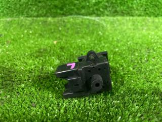 Кнопка стеклоподъемника левая передняя ROVER 200 R3, RF 16K4F YUF101370PMP 3 ракурс Кнопка стеклоподъемника левая передняя ROVER 200 R3, RF 16K4F YUF101370PMP 3 ракурс