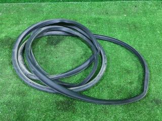 Уплотнительная резинка дверей правая задняя BMW X5 F15 N57D30A 51227289638 5 ракурс