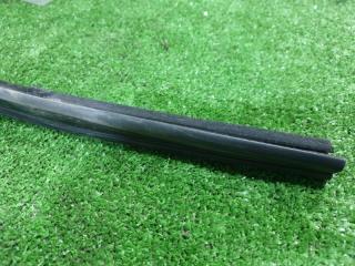Уплотнитель стекла правый задний BMW X5 F15 N57D30A 51357289668 4 ракурс