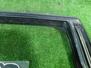 Уплотнитель стекла правый задний BMW X5 F15 N57D30A 51357289668 5 ракурс