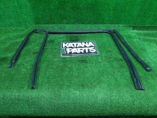 Уплотнитель стекла левый задний BMW X5 F15 N57D30A 51357289667 1 ракурс