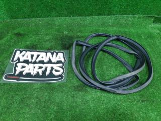 Уплотнительная резинка дверей левая задняя BMW X5 F15 N57D30A 51227289638 1 ракурс