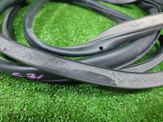 Уплотнительная резинка дверей левая задняя BMW X5 F15 N57D30A 51227289638 3 ракурс