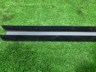 Уплотнитель стекла левый задний BMW X5 F15 N57D30A 51227289641 2 ракурс