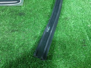 Уплотнитель стекла правый передний BMW X5 F15 N57D30A 51337289618 2 ракурс