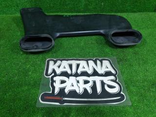 Воздухозаборник BMW X5 F15 N57D30A 13718570289 1 ракурс Воздухозаборник BMW X5 F15 N57D30A 13718570289 1 ракурс