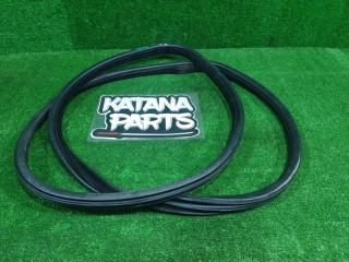 Уплотнительная резинка дверей левая передняя BMW X5 F15 N57D30A 51727289608 1 ракурс