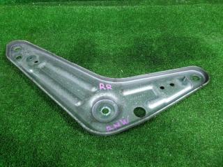 Крепление балки подвески правое заднее BMW X5 F15 N57D30A 33326770978 2 ракурс