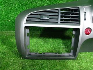 Консоль магнитофона HONDA STREAM RN6 R18A 77251-SMA-003ZA 2 ракурс