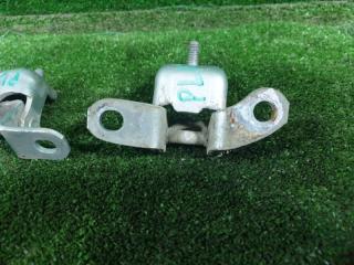 Петли на дверь левая задняя TOYOTA PLATZ NCP12 1NZFE 68760-52011 2 ракурс