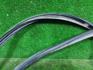 Уплотнительная резинка багажника задняя TOYOTA ESTIMA ACR50W 2AZFE 67881-28120 3 ракурс