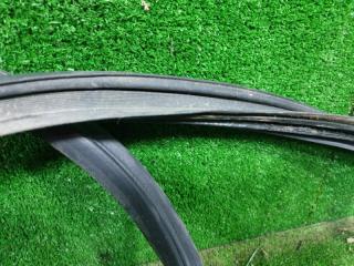 Уплотнительная резинка багажника задняя TOYOTA ESTIMA ACR50W 2AZFE 67881-28120 4 ракурс