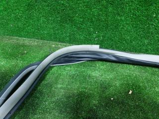 Уплотнительная резинка дверей правая передняя TOYOTA ESTIMA ACR50W 2AZFE 62311-28100-B0 4 ракурс
