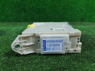 Блок предохранителей правый передний TOYOTA ESTIMA ACR50W 2AZFE 82730-28160 5 ракурс