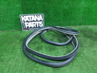 Уплотнительная резинка дверей правая задняя TOYOTA ESTIMA ACR50W 2AZFE 67871-28060-B0 1 ракурс