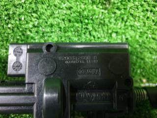 Замок лючка бензобака RENAULT CAPTUR 2RH5F1 H5F 8200312600 5 ракурс