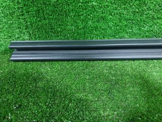 Уплотнительная резинка правая передняя RENAULT CAPTUR 2RH5F1 H5F 803303195R 2 ракурс