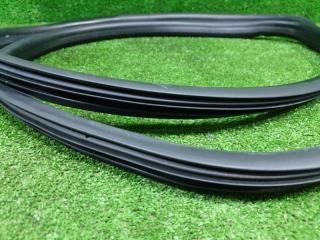 Уплотнительная резинка дверей левая передняя RENAULT CAPTUR 2RH5F1 H5F 808321700R 5 ракурс