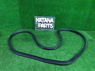 Запчасть уплотнительная резинка дверей задняя правая RENAULT CAPTUR 2016