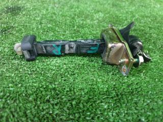 Ограничитель двери правый передний TOYOTA HARRIER ACU10 2AZFE 68610-48010 4 ракурс Ограничитель двери правый передний TOYOTA HARRIER ACU10 2AZFE 68610-48010 4 ракурс