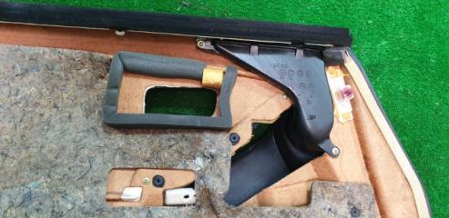 Обшивка двери передняя правая HARRIER ACU10 2AZFE