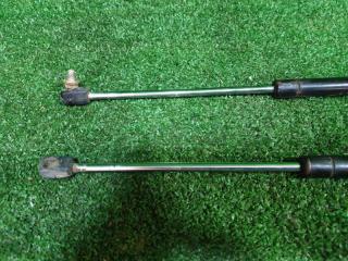 Амортизатор задней двери NISSAN R'NESSA N30 SR20DE 90450-5V085 3 ракурс