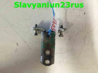 Петля двери нижняя передняя правая Mitsubishi Lancer 2004