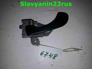 Фото запчасти ручка двери внутренняя задняя левая Mitsubishi Carisma 2002 Б/У запчасть Запчасть ручка двери внутренняя задняя левая Mitsubishi Carisma 2002