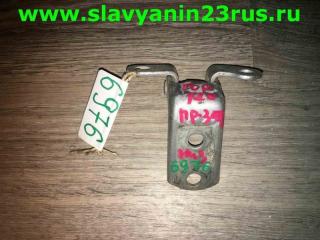 Петля двери нижняя задняя правая Toyota Corolla 2002