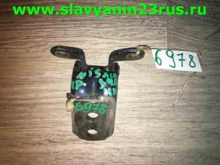 Петля двери нижняя задняя правая Nissan Almera 2005