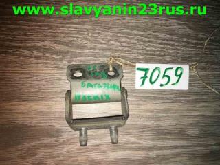 Запчасть петля 5й двери багажника Hyundai Matrix 2006