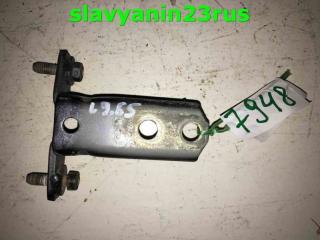 Петля двери нижняя передняя левая Mitsubishi Lancer 2006