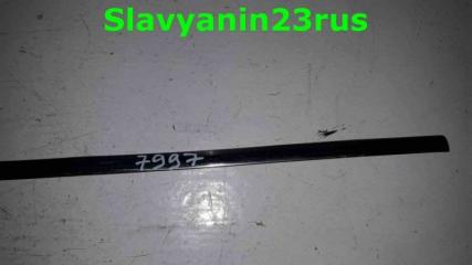 Молдинг двери внешний передний Mitsubishi Lancer Cedia 2002