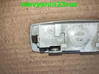 Плафон подсветки салона задний Volkswagen Passat B5 AHL Плафон подсветки салона задний Volkswagen Passat B5 AHL