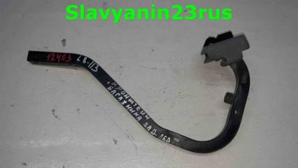 Петля крышки багажника задняя левая Mitsubishi Lancer 9 ES 2002