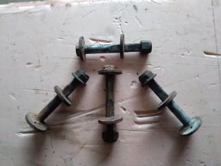 Болт развальный Carisma 2003 DA1A 4G92